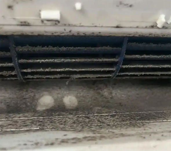 方正空调吹的风有股烧焦味是怎么回事